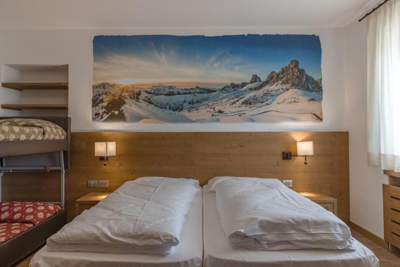 Hotel Villa Argentina Cortina d'Ampezzo Bilik gambar