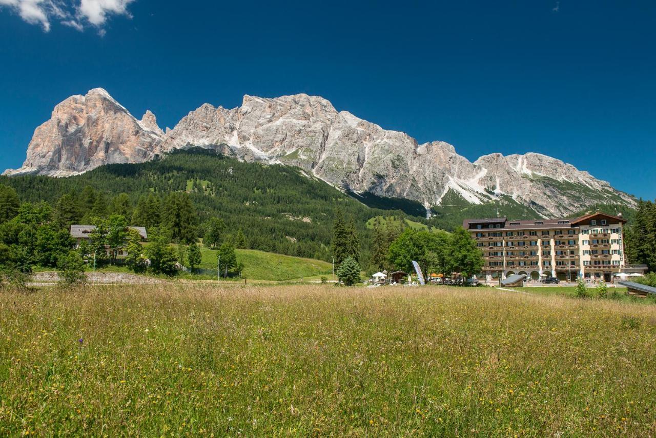 Hotel Villa Argentina Cortina d'Ampezzo Luaran gambar