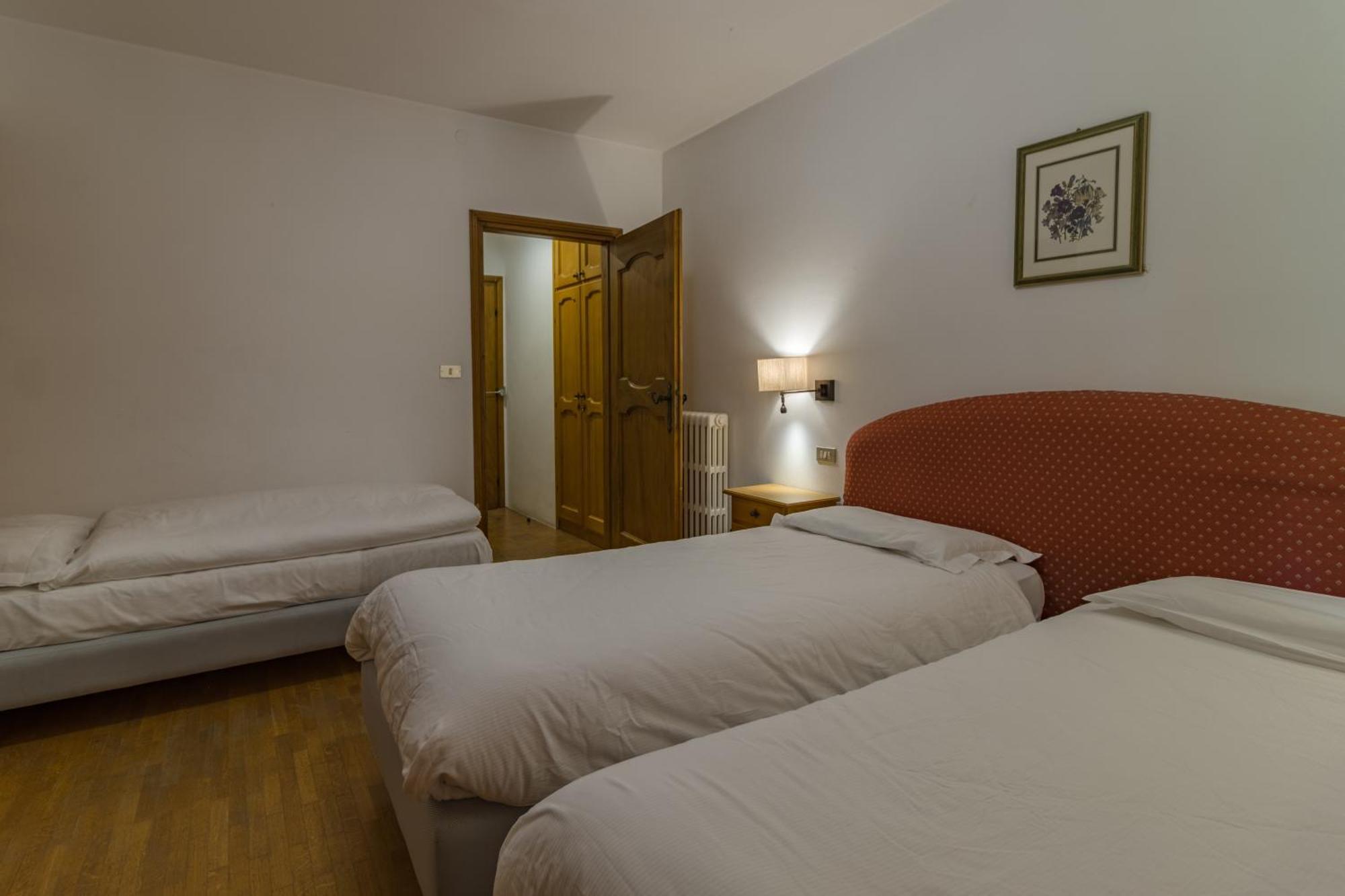 Hotel Villa Argentina Cortina d'Ampezzo Bilik gambar