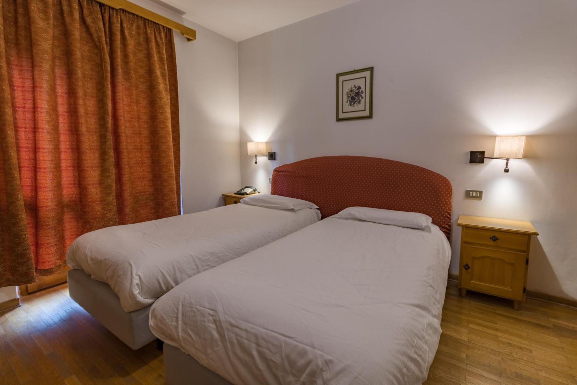 Hotel Villa Argentina Cortina d'Ampezzo Bilik gambar